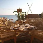 @before Sunset מלון