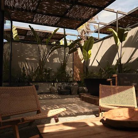 @before Sunset Готель Чешме